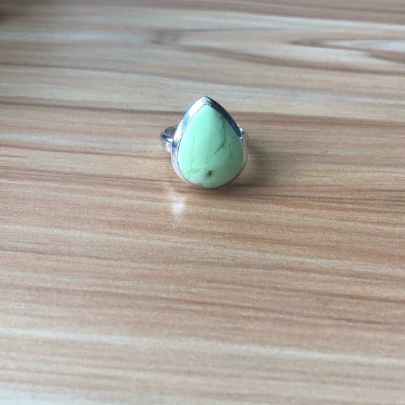 Sterling silver Lemon Crysoprase ring- size 6 - Picture 3 of 8